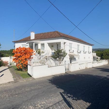 Casa Das Uveiras Pacos de Ferreira Luaran gambar