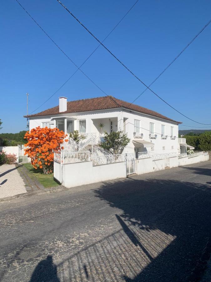 Casa Das Uveiras Pacos de Ferreira Luaran gambar